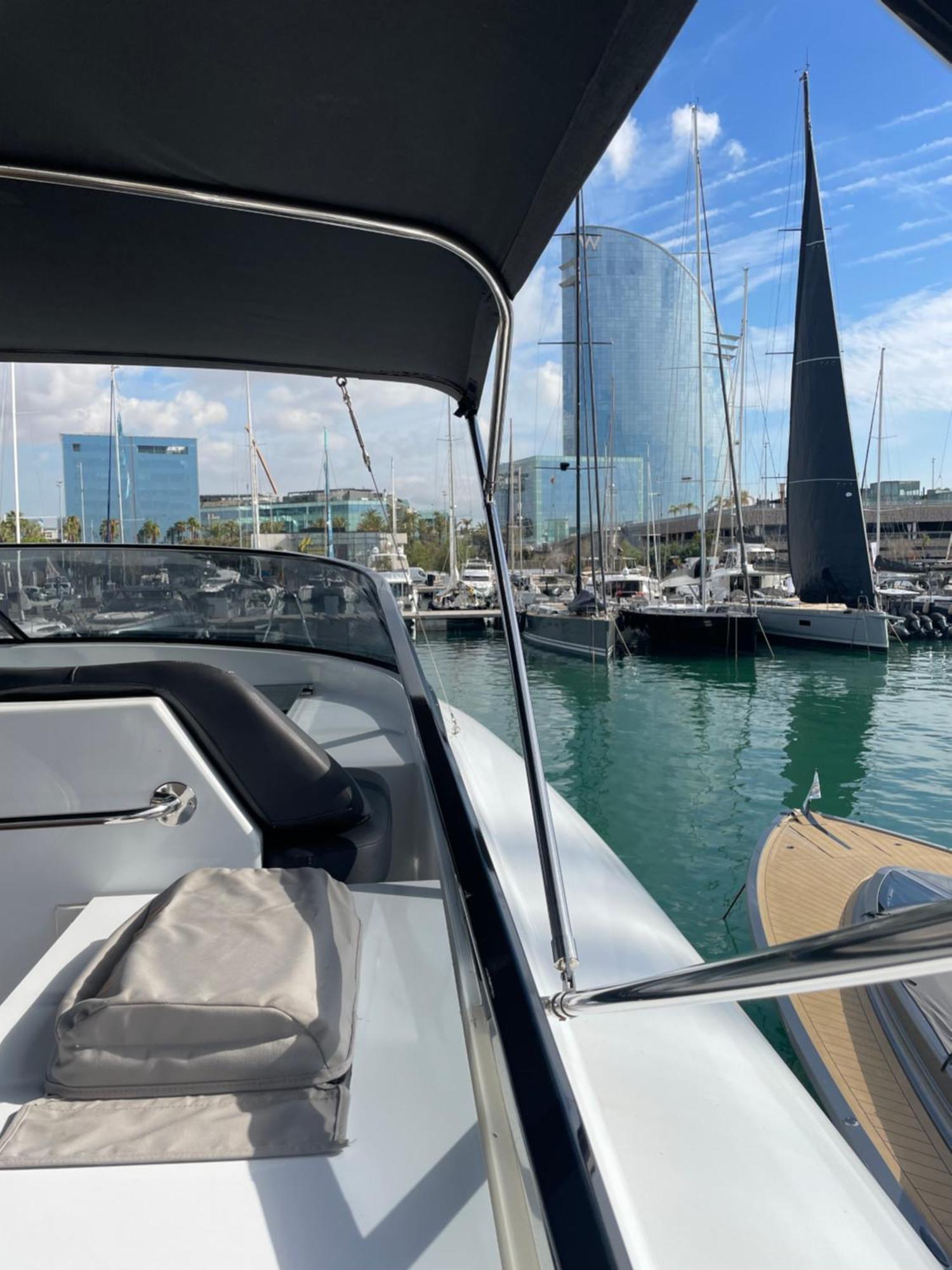 ホテル Motoryacht 21 Avec Equipage バルセロナ エクステリア 写真