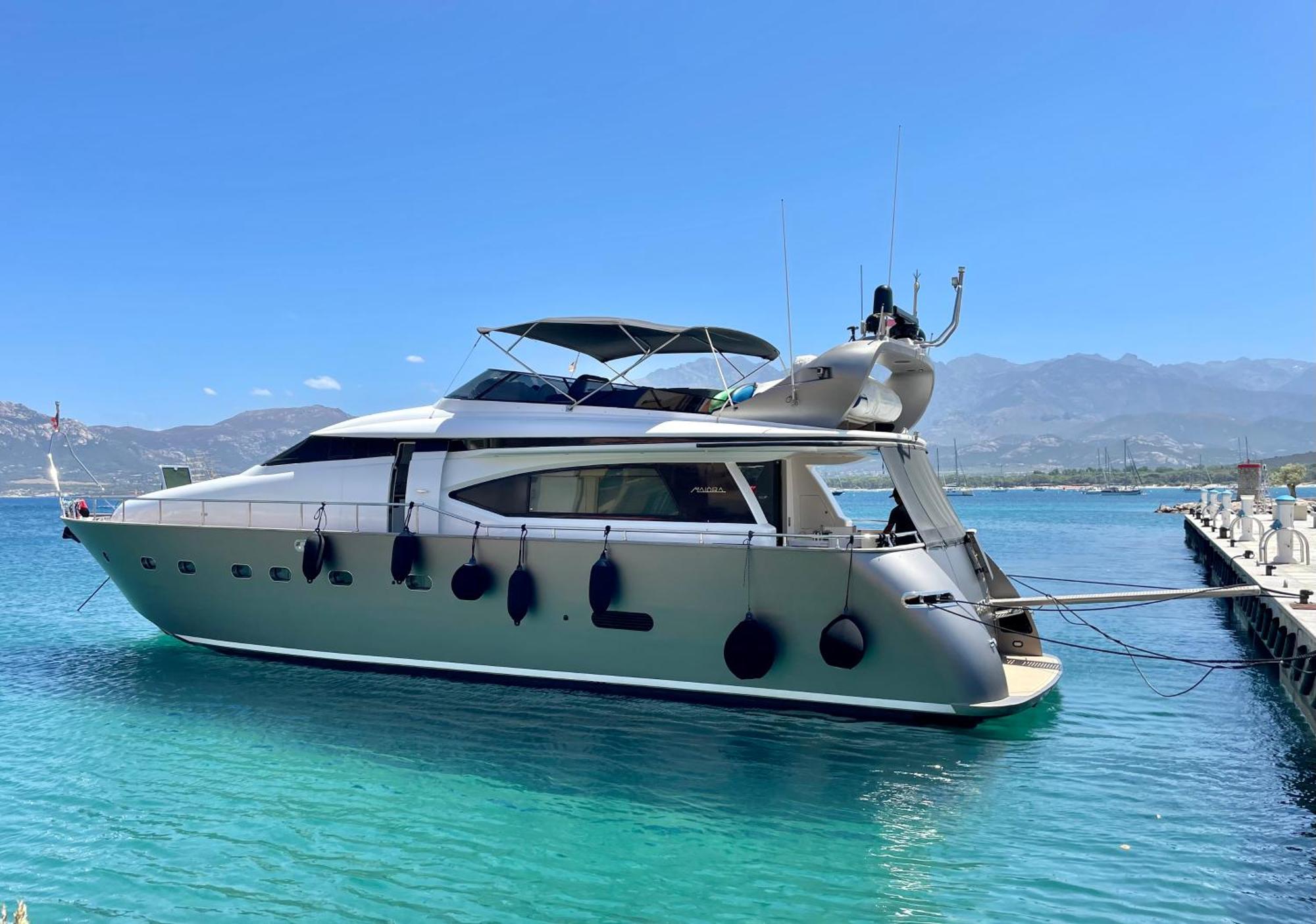 ホテル Motoryacht 21 Avec Equipage バルセロナ エクステリア 写真