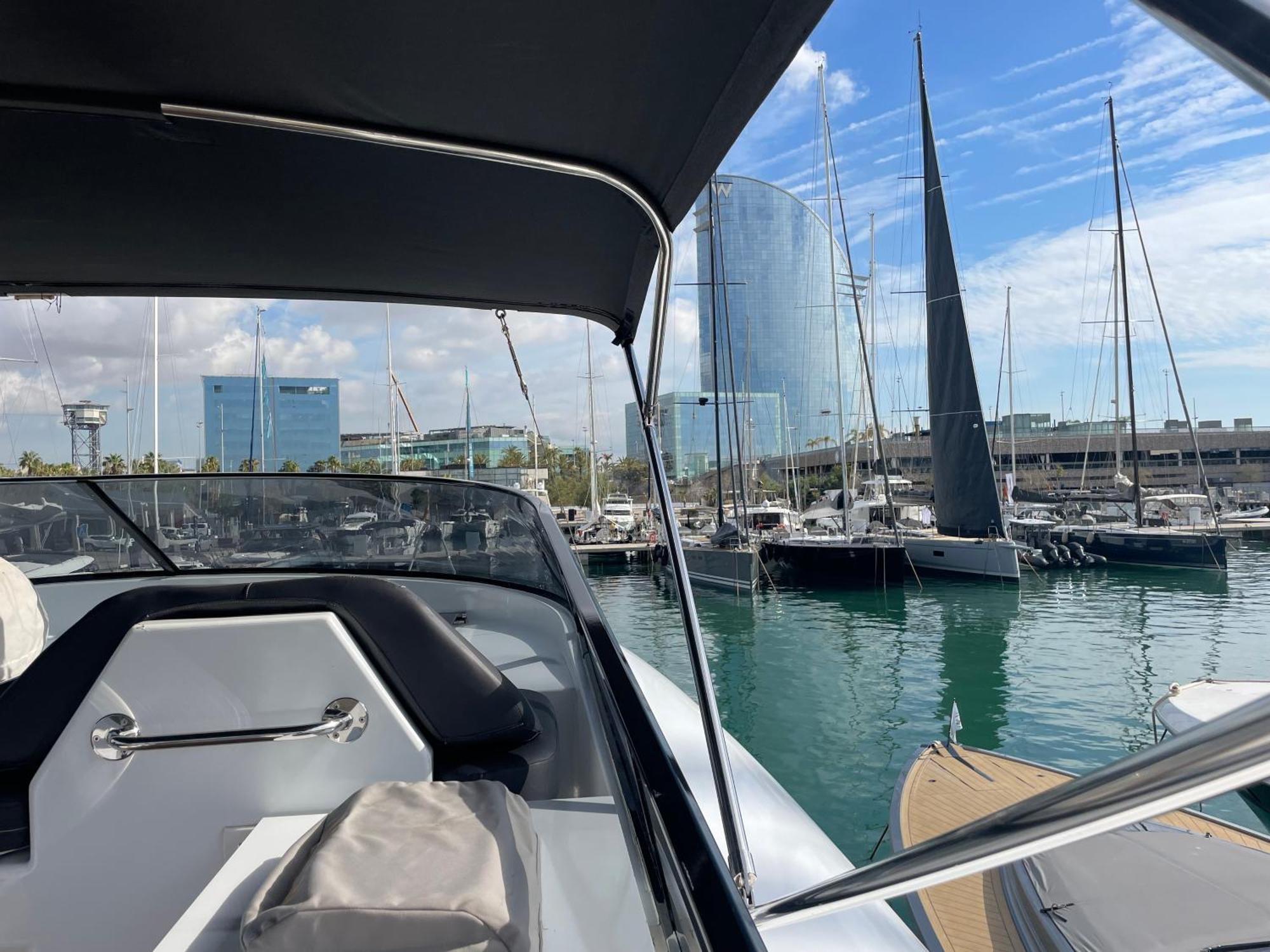 ホテル Motoryacht 21 Avec Equipage バルセロナ エクステリア 写真